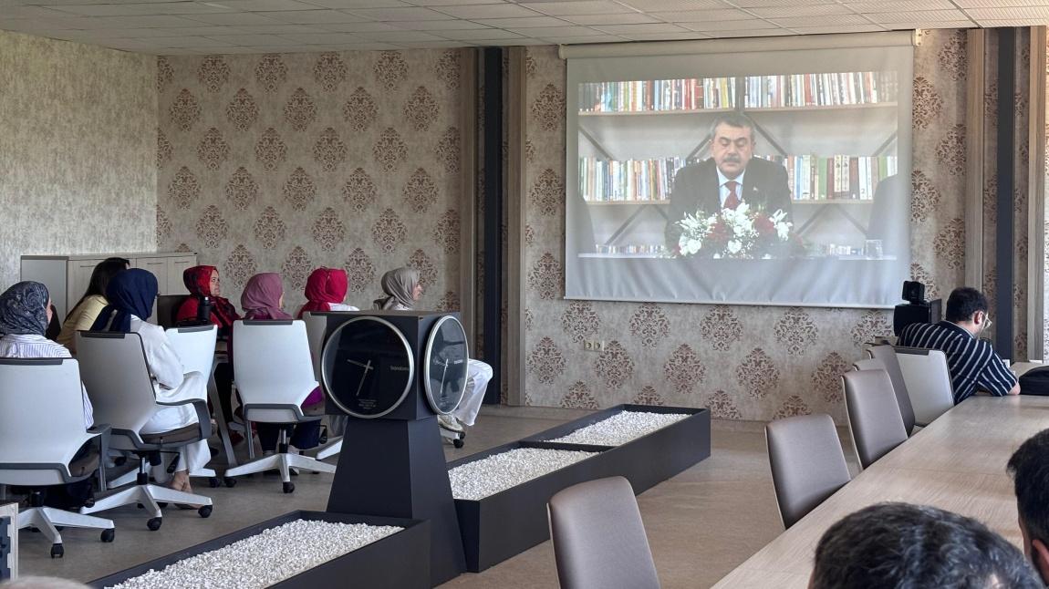 SEMİNERİMİZ SAYIN BAKANIMIZIN KONUŞMASIYLA BAŞLADI